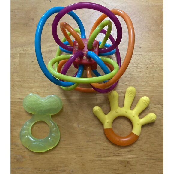 Mixed Lot Manhattan Toy Winkel rattle Sensory Plus 2 Teethers Toys - Picture 10 of 10